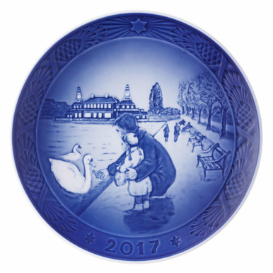 Royal Copenhagen 2017 Christmas Plate, A Walk at the Lake (1021105)