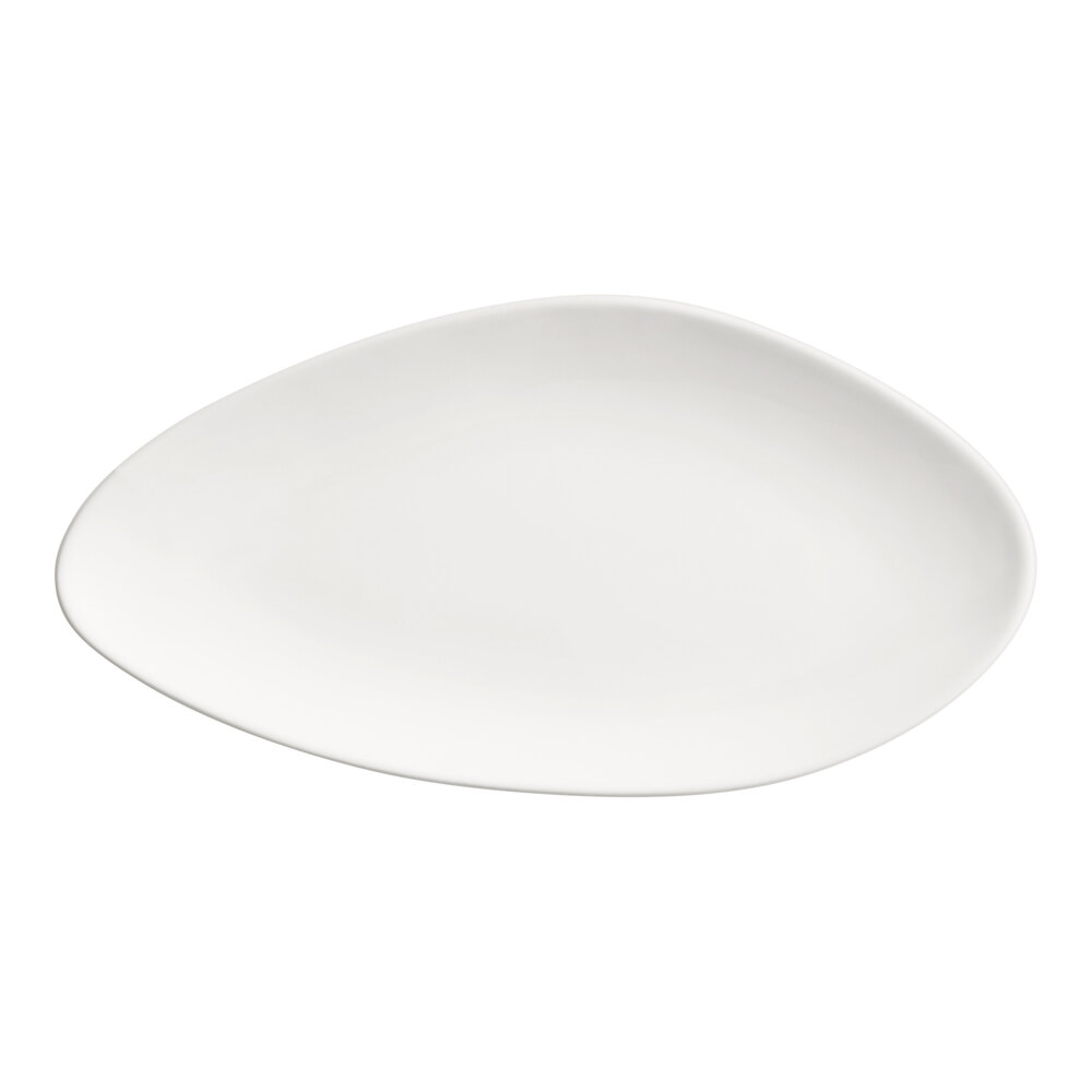 Acopa Nova 11" x 5 1/2" Cream White Slim Triangle Coupe Stoneware Plate - Sample