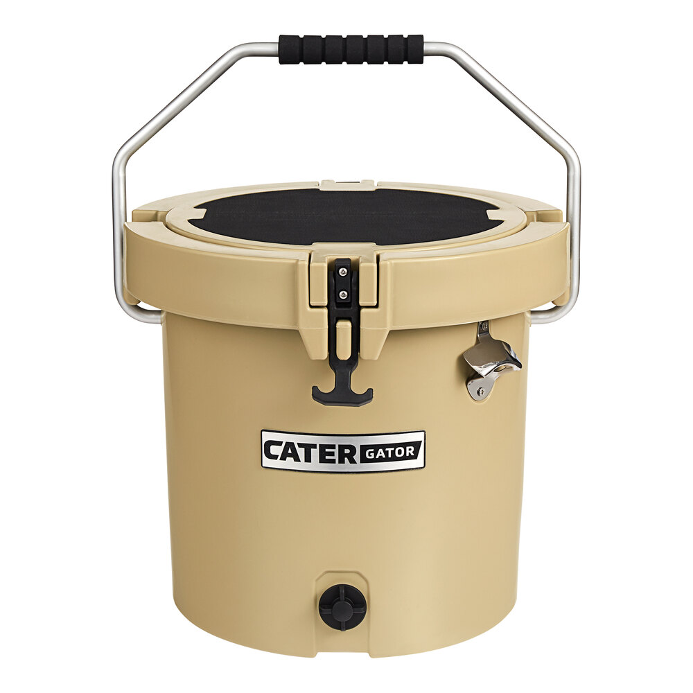 CaterGator CCG20B Beige 20 Qt. Round Rotomolded Outdoor Cooler / Ice Chest