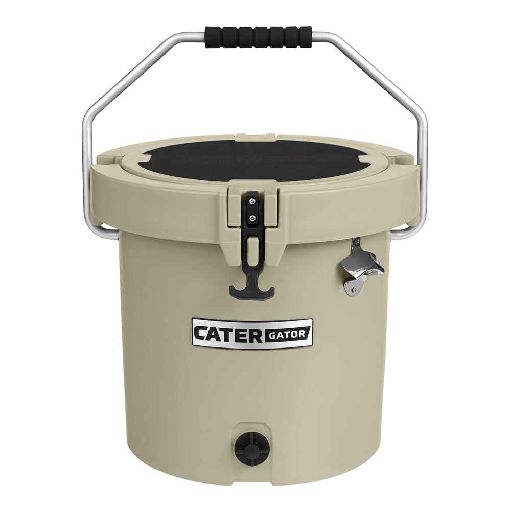 CaterGator CCG20TAN Tan 20 Qt. Round Rotomolded Outdoor Cooler / Ice Chest