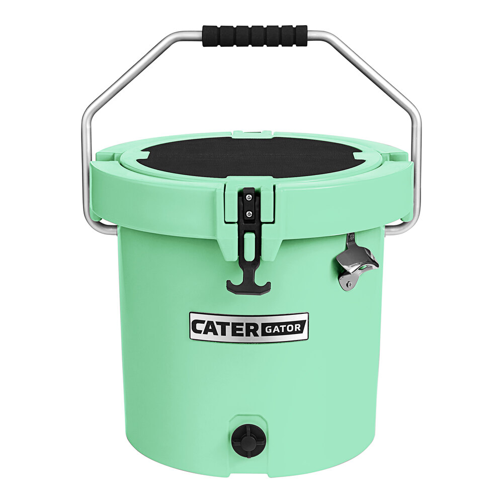 CaterGator CCG20SF Seafoam 20 Qt. Round Rotomolded Outdoor Cooler / Ice Chest