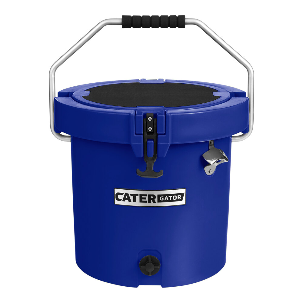 CaterGator CCG20NV Navy 20 Qt. Round Rotomolded Outdoor Cooler / Ice Chest