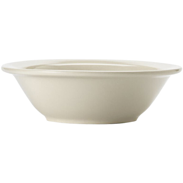 Libbey Porcelana Cream 13 oz. Cream White Rolled Edge Porcelain Grapefruit Bowl - Sample