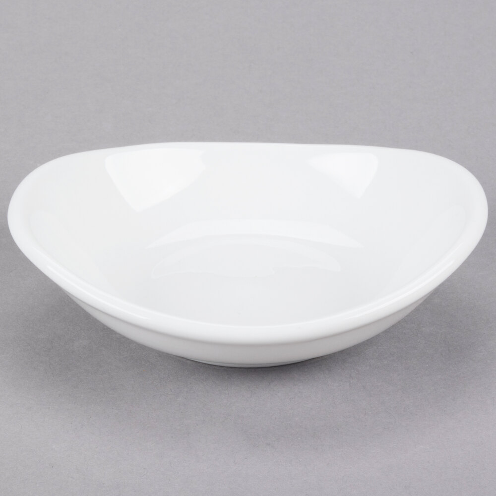 Libbey Porcelana Infinity 4 oz. Bright White Oval Porcelain Bowl - Sample