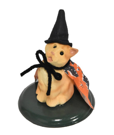 Byers' Choice Cat, Tabby with Cape (712D)