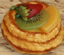 Just Dough It Replica Fruit Puff Pastry, Topped With Kiwi (W0918-KIWI)